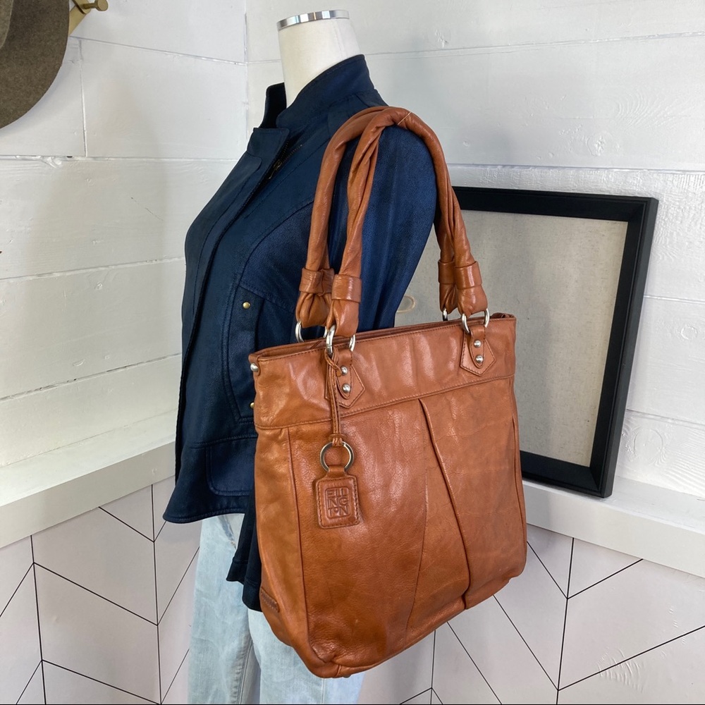 Ellington Leather Shoulder Tote